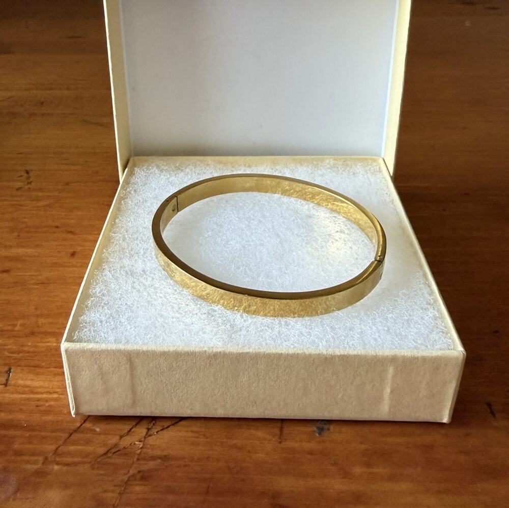 Gold Tone Hinged Bangle Bracelet Minimalist Stackable Classic Modern Jewelry